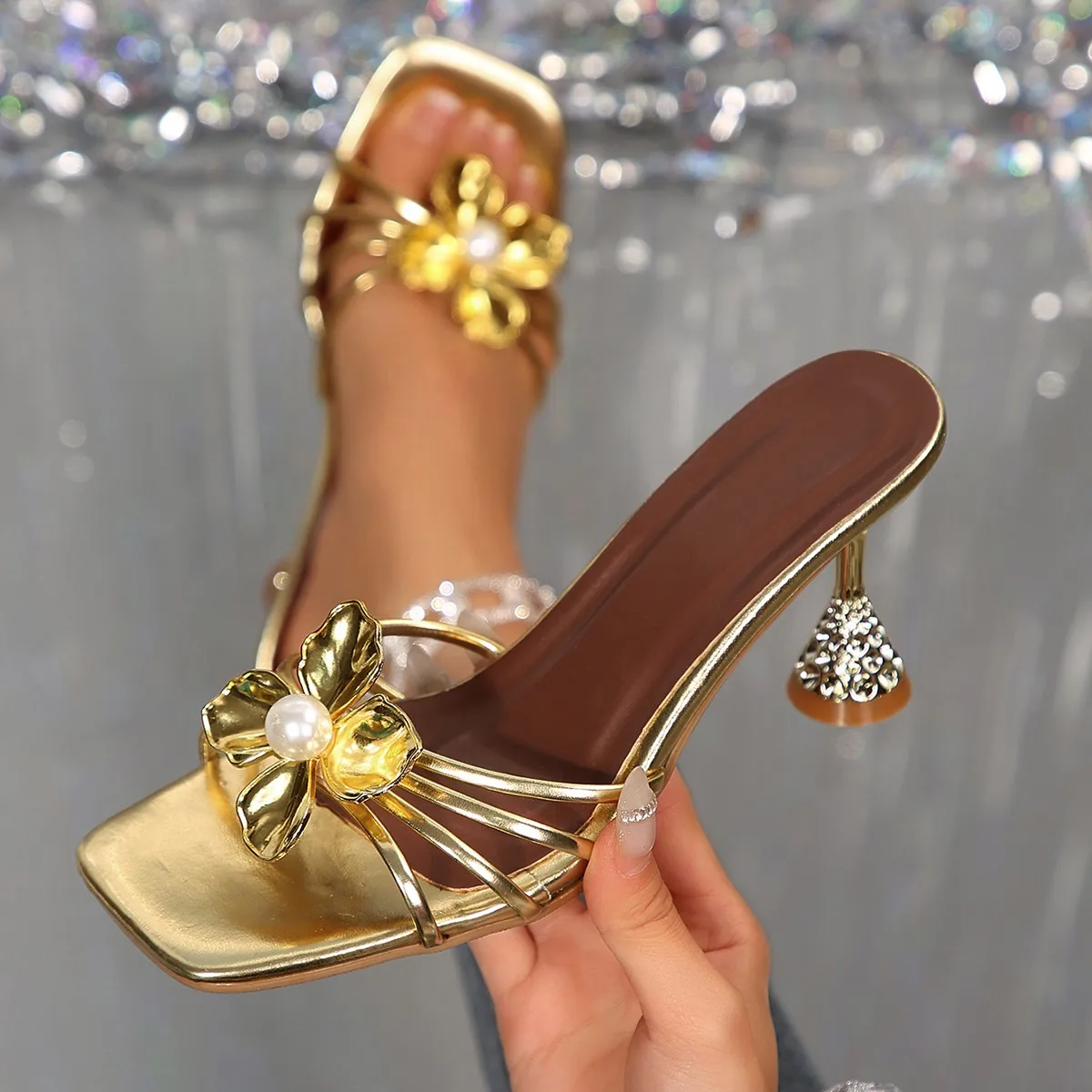Vintage Fashion Ladies - Sandal Wanita Vintage Berbahan Logam dengan