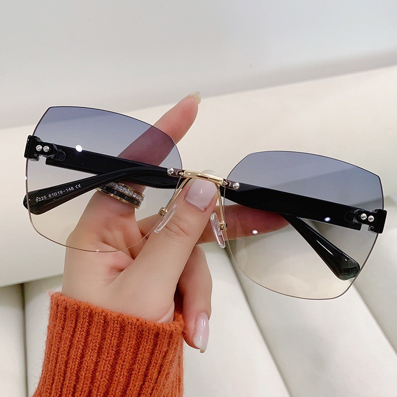 Kacamata Hitam Tanpa Bingkai V - Vintage Fashion Images ulasan dan harga