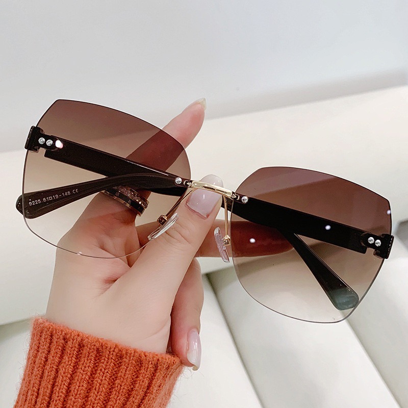Kacamata Hitam Tanpa Bingkai V - Vintage Fashion Images ulasan dan harga
