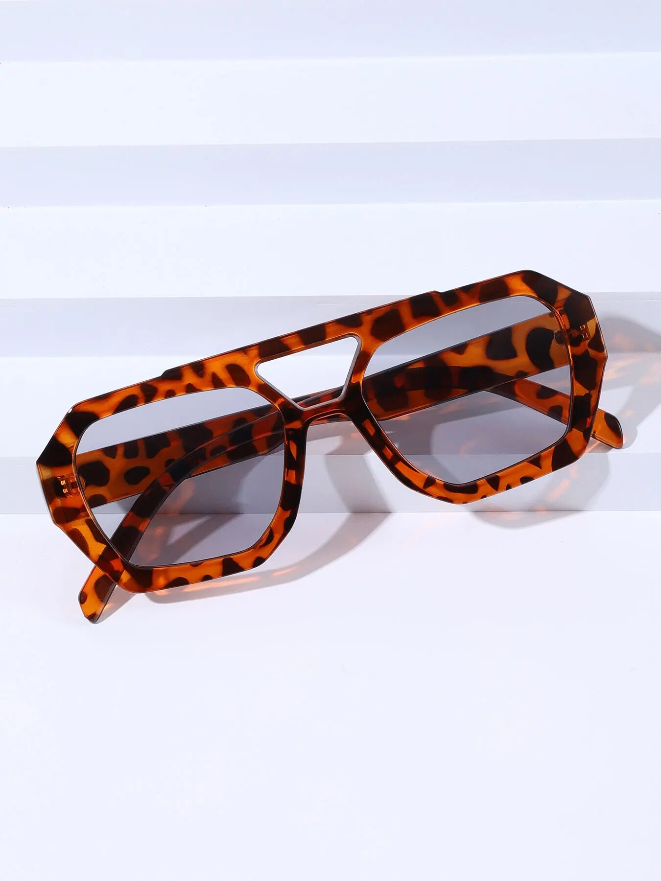 Kacamata Hitam Vintage Persegi - Vintage Fashion Images ulasan dan harga