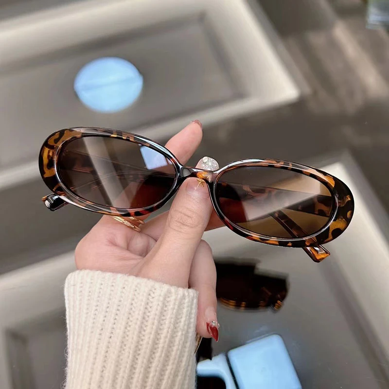 Kacamata Hitam Vintage Oval Ba - Vintage Fashion Images ulasan dan harga